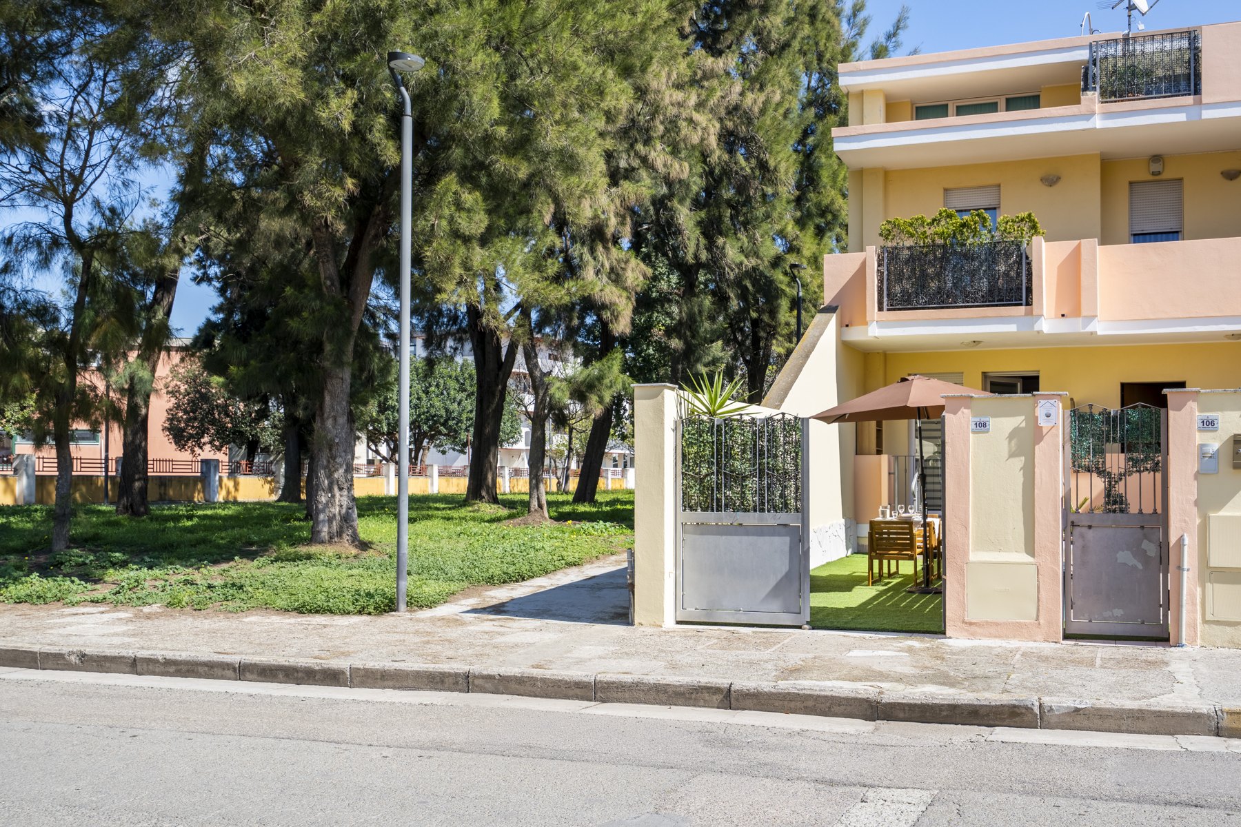 Giardino Privato + BBQ — Ingresso esterno