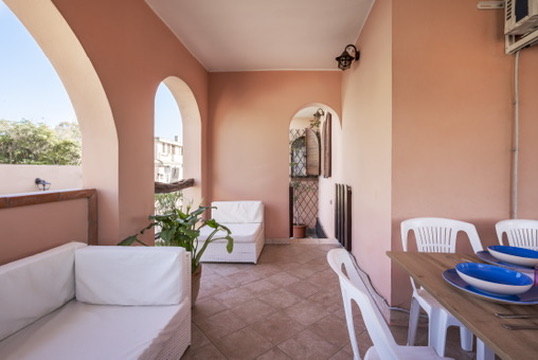 Villa Ornella — Sedute nel patio