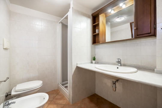 Villa Ornella — Bagno e lavabo
